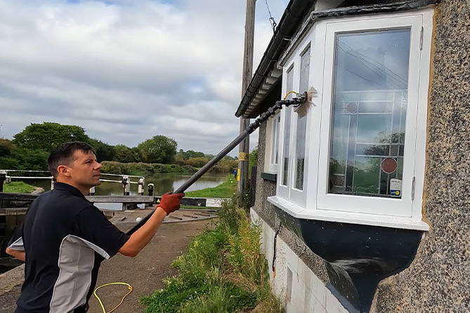 glass cleaning services